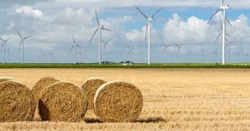 Artikel 9-Fonds investiert in hochmoderne Windparks in (Foto: AdobeStock - penofoto.de 169670930)