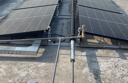 SHK-Fachbetrieb nutzt 24 Hybridkollektoren komplett für Heizung und (Foto: TWL Technologie GmbH)